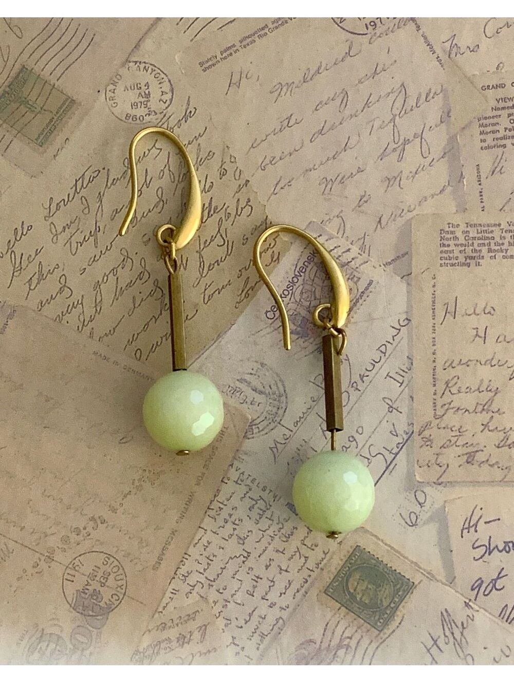 Vintage Minimalist Classic Pale Green Faceted Bead Drop Earrings Art Deco
